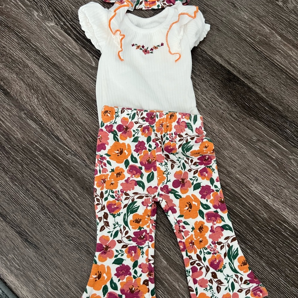 Floral Print Pants with White Ruffled Top